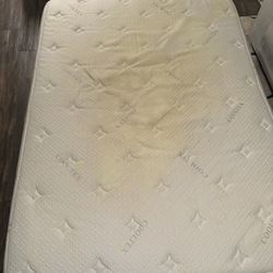 FULL SIZE MATTRESS AND BOX SPRING
