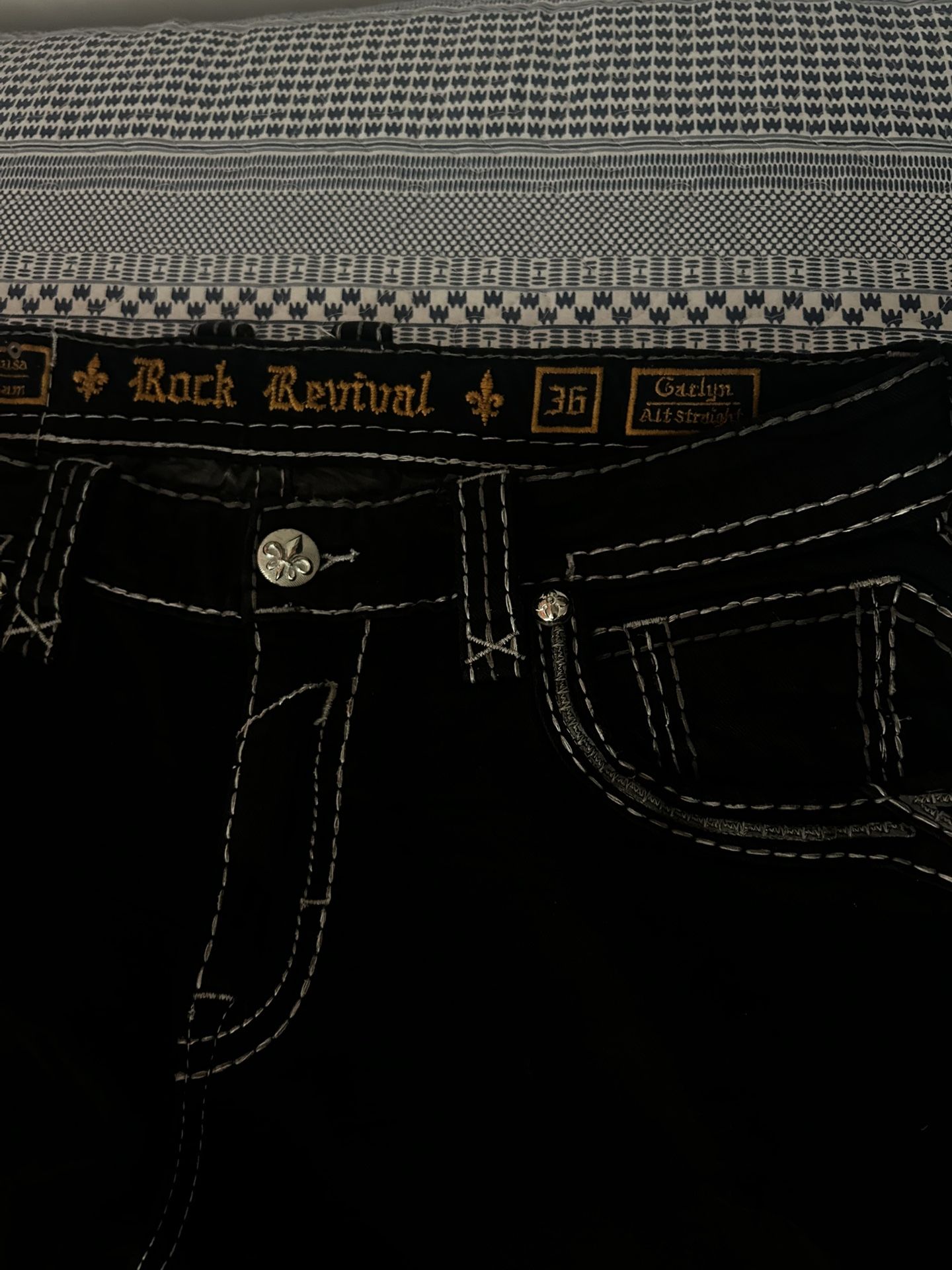 Rock Reveal Jeans