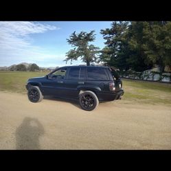 2004 Jeep Cherokee