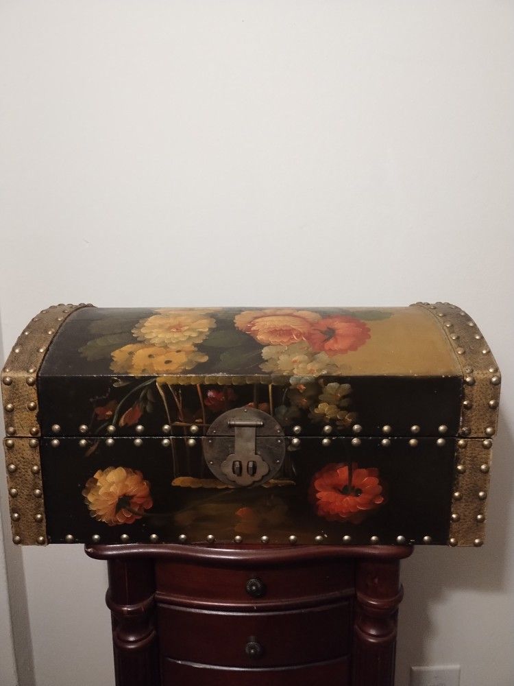 Vintage Storage Trunk