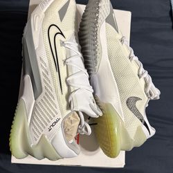 Force zoom Trout 8 turf baseball shoe