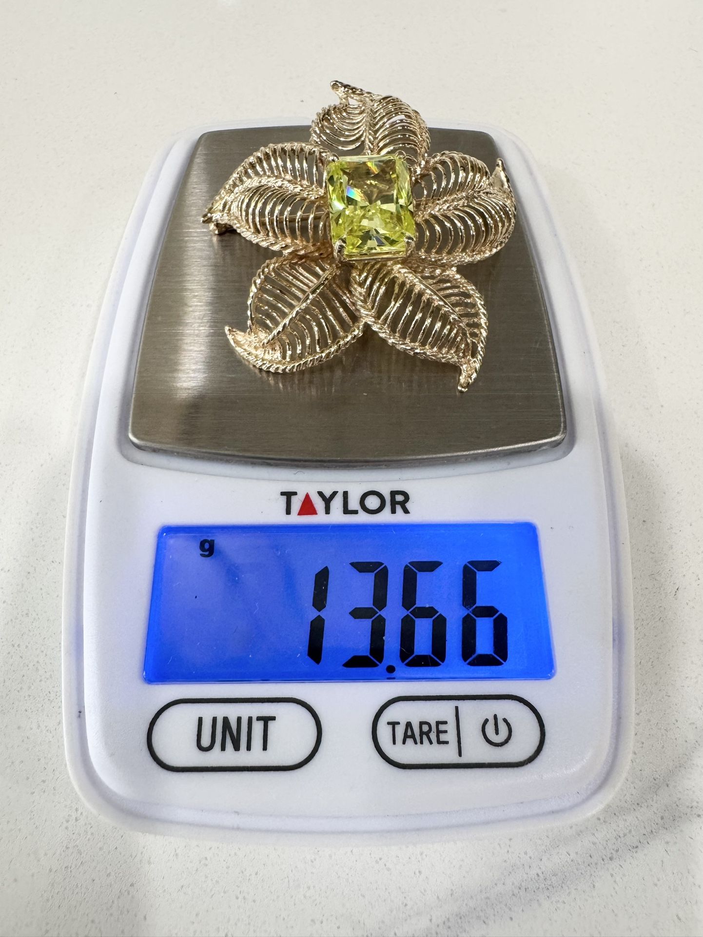 14k Gold Flower Brooch
