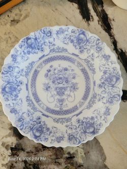 Vintage Arcopal France Honorine salad plate