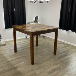 Dining Table/ Comedor 