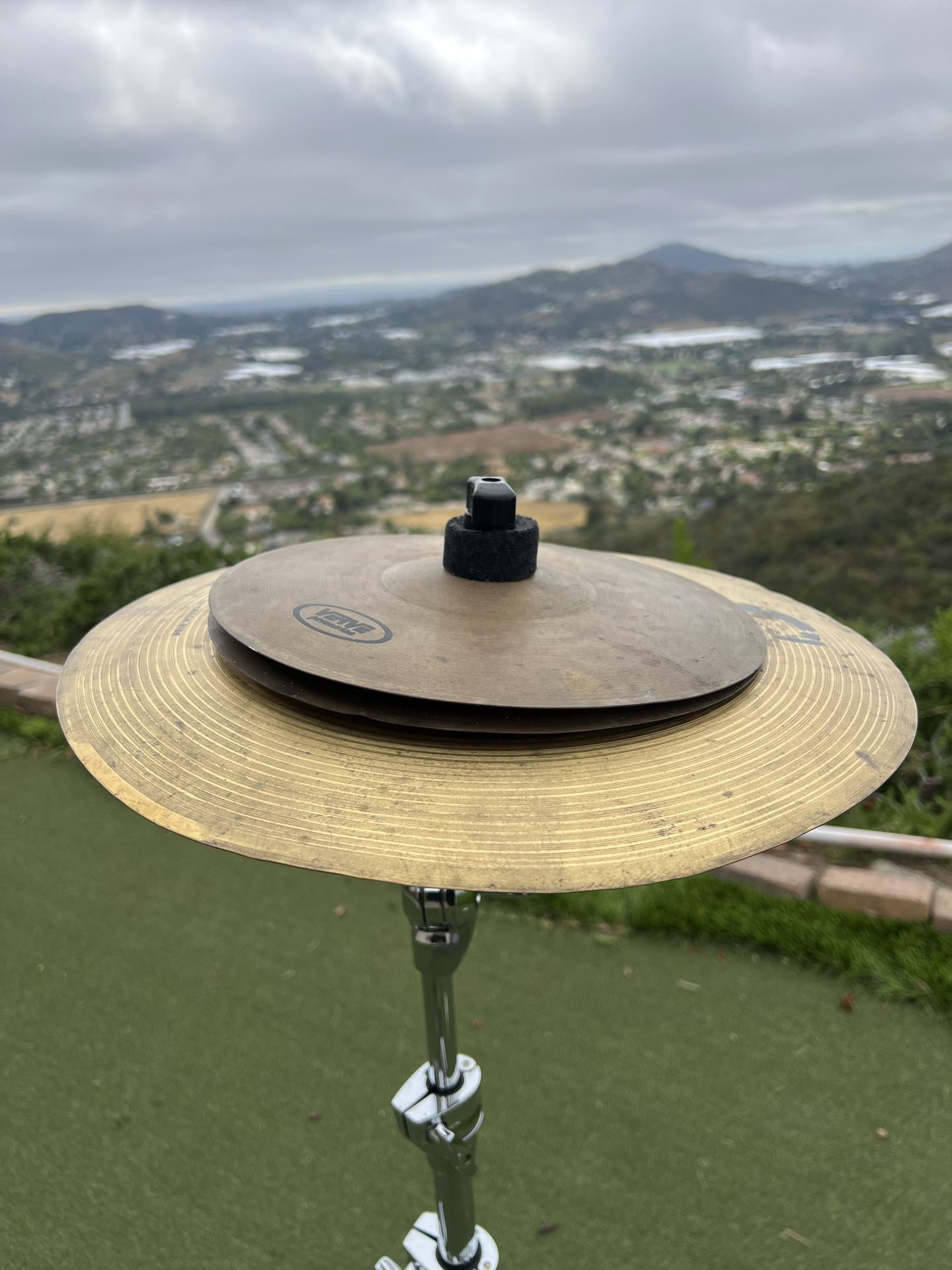 Cymbal stack, Drums