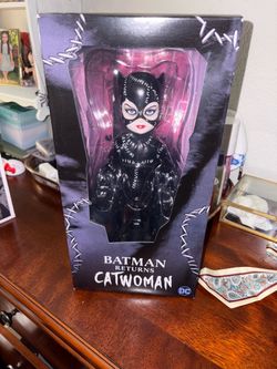 DC Batman Returns Catwoman Collectible Figure