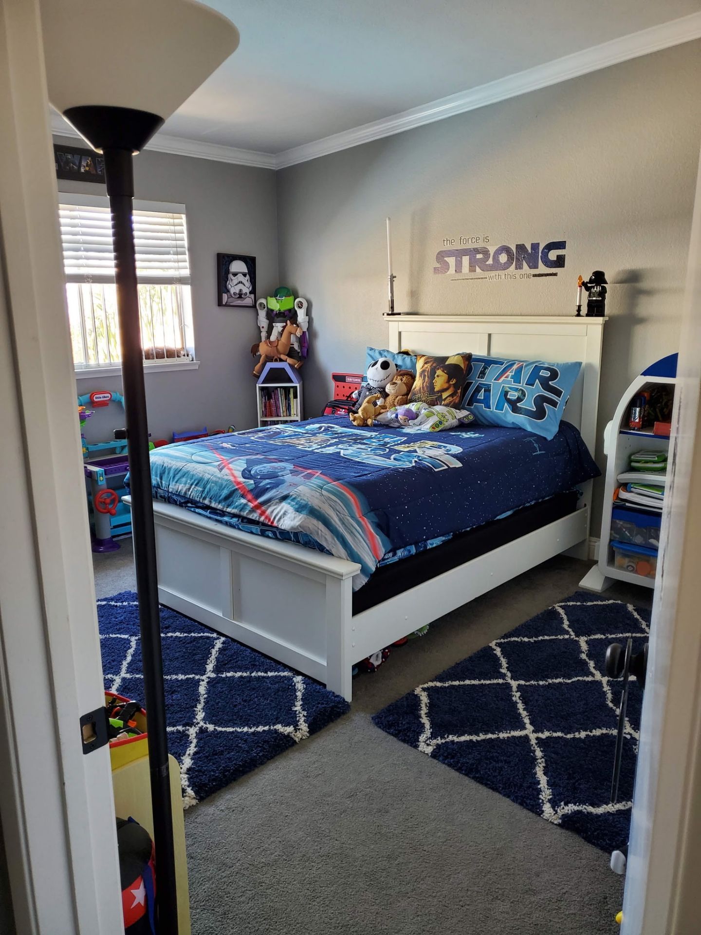 Full White Bed
