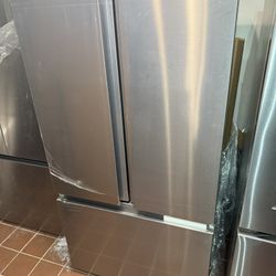 HISENSE 36” PUREFLAT STANDARD-DEPTH. 3 -DOOR FRENCH DOOR REFRIGERATOR WITH ICE MAKER. $900 MODEL #HRF266N6CSE1. ORIGINAL PRICE $1,499