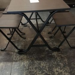 5pc dinette with stools