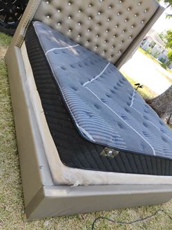 Queen size bed