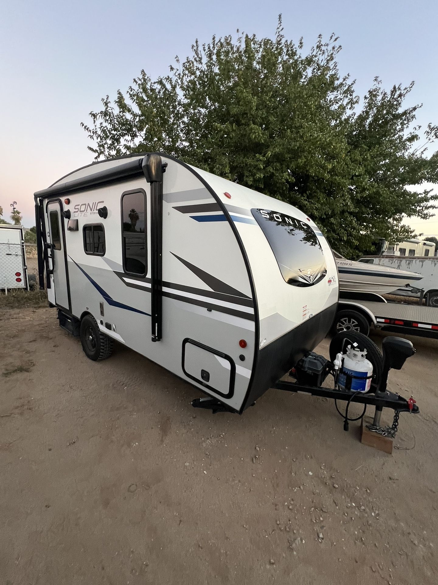 2022  RV Trailer               (Venture Sonic Lite )