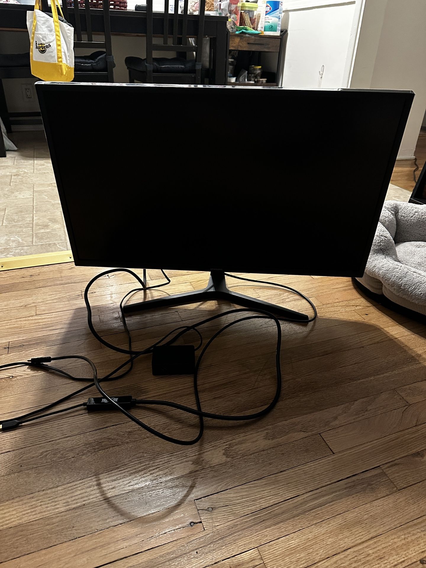 Samsung U32J590UQN - UJ59 Series - LED monitor - 4K - 32
