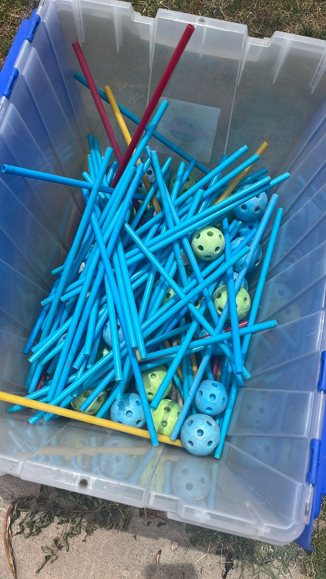 Fort Building Sticks & Balls 