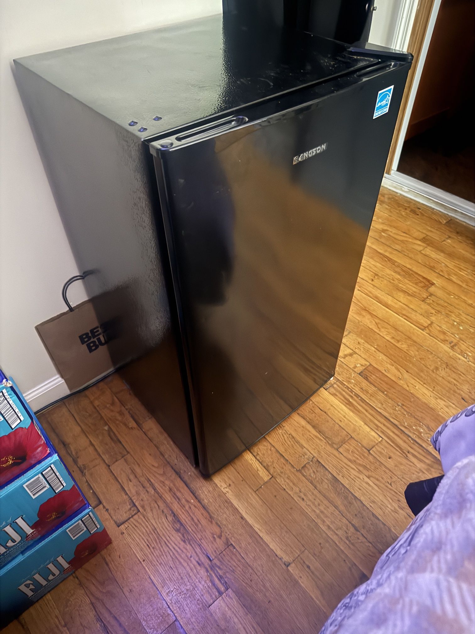 Mini fridge