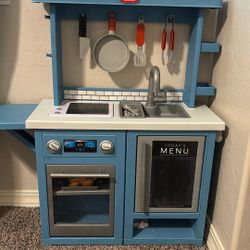 Little tikes Play Kitchen 