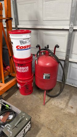 CENTRALPNEUMATIC 110 Ib. abrasive blaster