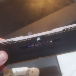 32 Gb Of Ddr4 3200mhz Vengeance W Rgb