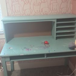 Free!!!! Kids Desk.