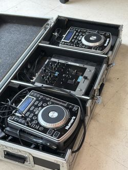 Dj equipment