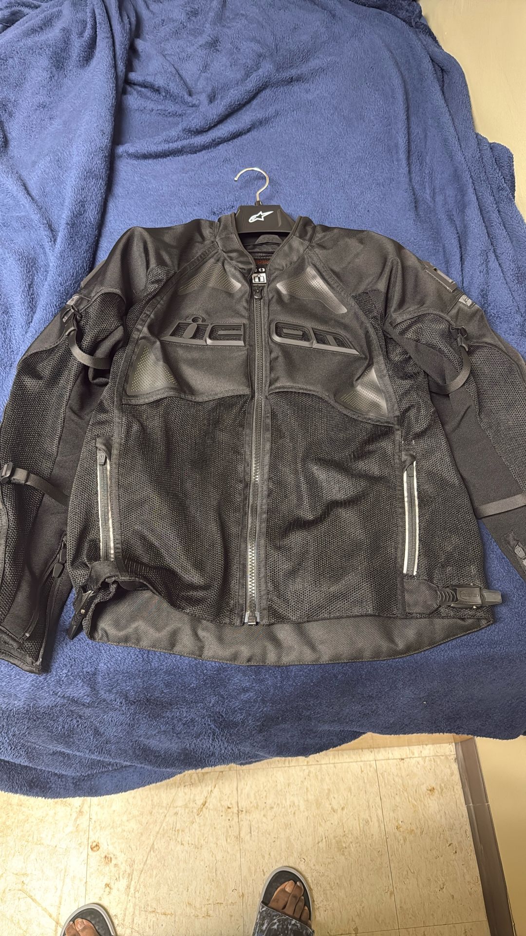 Icon Contra 2 Jacket Medium
