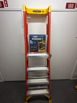 Werner 4 ft. Fiberglass Podium+ Platform Step Ladder (10 ft. Reach Height) with 300 lbs