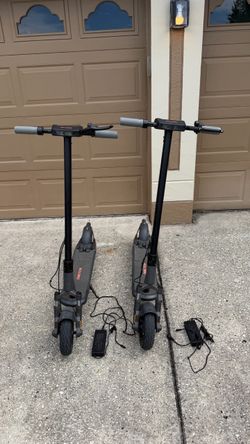 InMotion S1 Electric Scooter 18 MPH Top Speed 30-60 Miles Distance Range 308 Pound Rider Capacity With Lights $400
