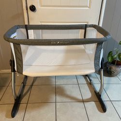 BABY BASSINET AND BEDSIDE 