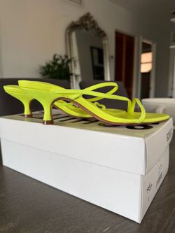 Schutz Leather Kitten Heel Sandals-  in Fresh Green / Lime – SIZE 7 Like New