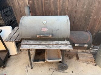Chargriller Smoker