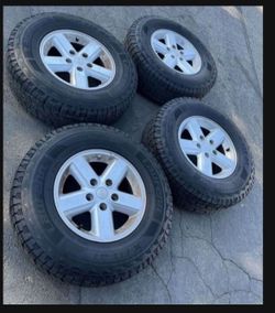 4 — 245/75r16 5x5 5x127 Stock Jeep Wrangler Grand Cherokee Wheels Rims Good 90% Treads Tires!!!!!!!!