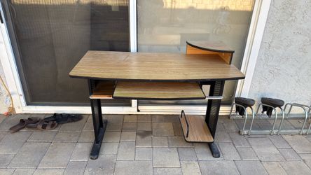 Free desk