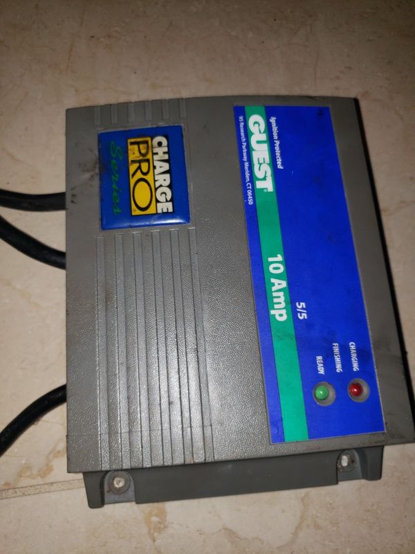GUEST 2611A CHARGE PRO SERIES MARINE BATTERY CHARGER 10 AMP GOOD