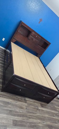 Cama de madera