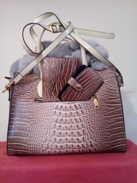 Stunning New Three Piece Purse Collection With New Plush Shoes Sz 7&1/2-8