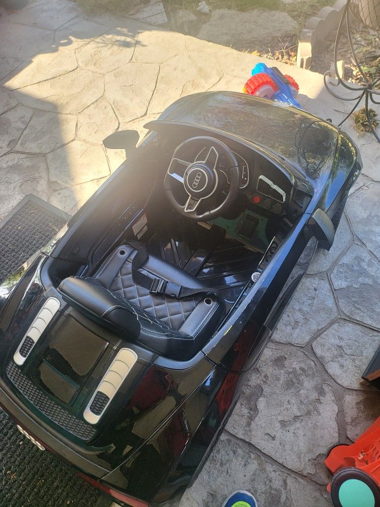 V-10 Audi Car