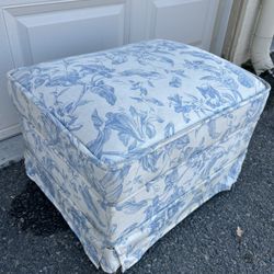 Foot Stool Ottoman Very Comfortable Size : 22 ＂W x 14 ＂H x 18 ＂D