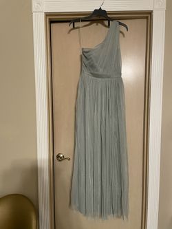 Beautiful New women’s off the shoulder long gown. Mint green in color. Size 2 (XS)  never worn 