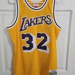LA Lakers Nostalgia Swingman Jersey – Magic Johnson (Large)