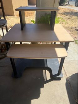 Computer desk