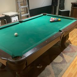 Pool table 7.5 Feet Long
