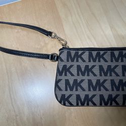 Michael Kors Jet Set Signature MK Small Wristlet Purse Clutch