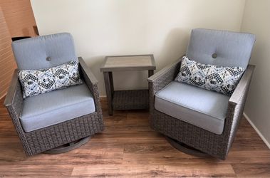 Moving/Rocking Patio Bistro Set (3-Piece) – Like New!