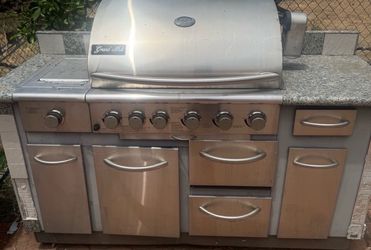 Good Stainless Steel Outdoor Gas Grill Island - Grand Fête - Natural Gas or Propane stainless steel outdoor kitchen Excellent condition stainless s