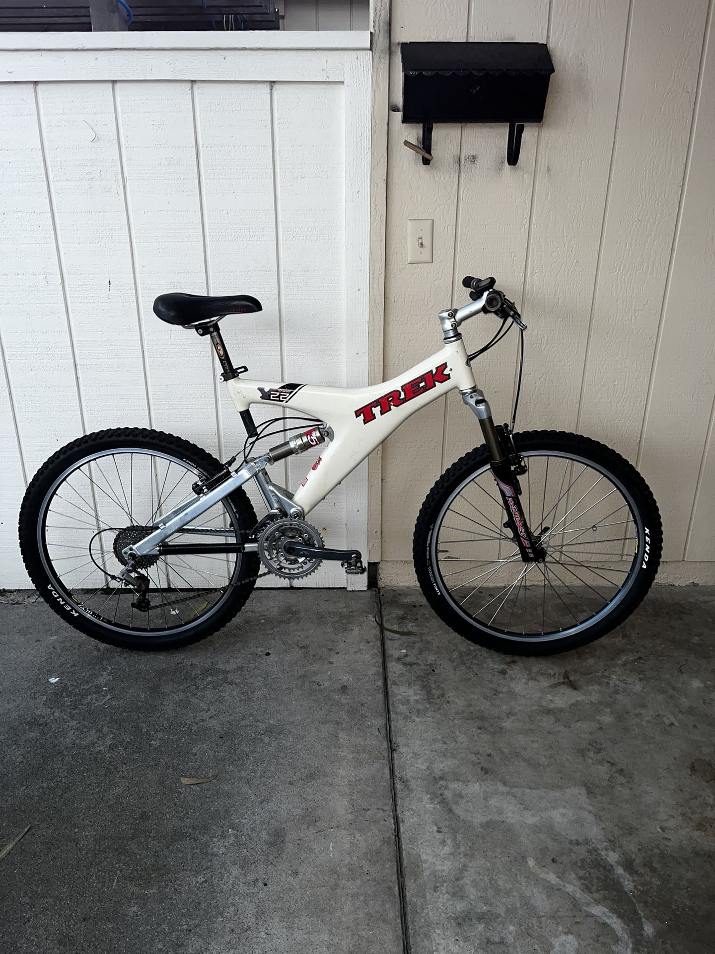 【貴重】再生済みTREK Y22 OCLV カーボンフレーム　トレック Y33 The Trek Y22 was a 1990s Carbon Fiber Icon for the masses