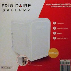 NIB💥$20EA Or 2/$30💥 Frigidaire Gallery Mini Fridge With Light Up Mirror Door 💥