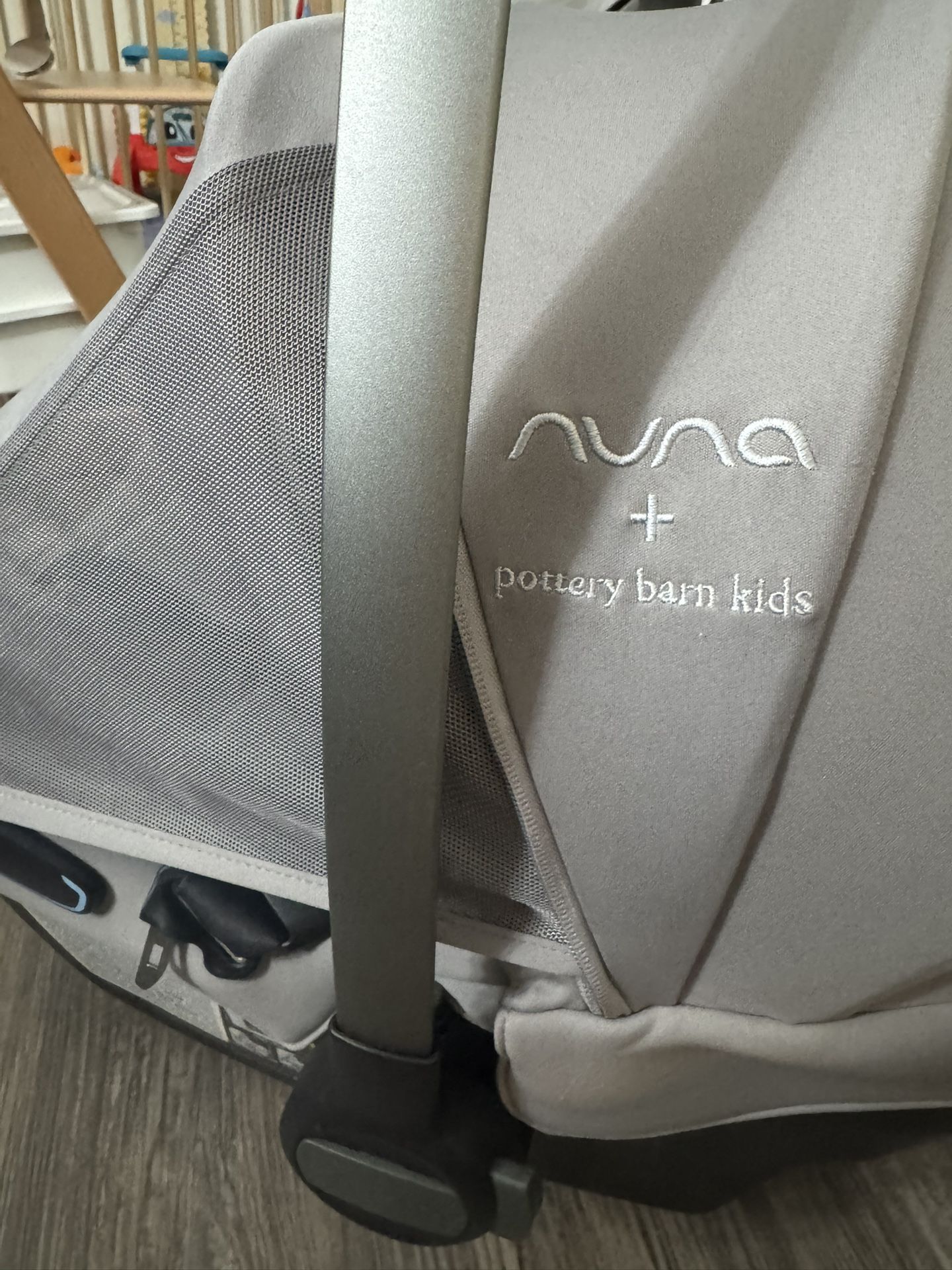 Nuna Pipa Lite RX Car Seat + 3 Car seat Bases