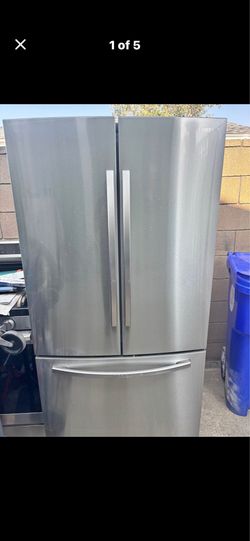 Samsung 28 cu. ft. French Door Refrigerator – Stainless Steel