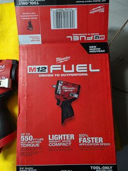 MILWAUKEE IMPACT WRENCH