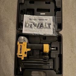 DEWALT 18-gauge pneumatic brad