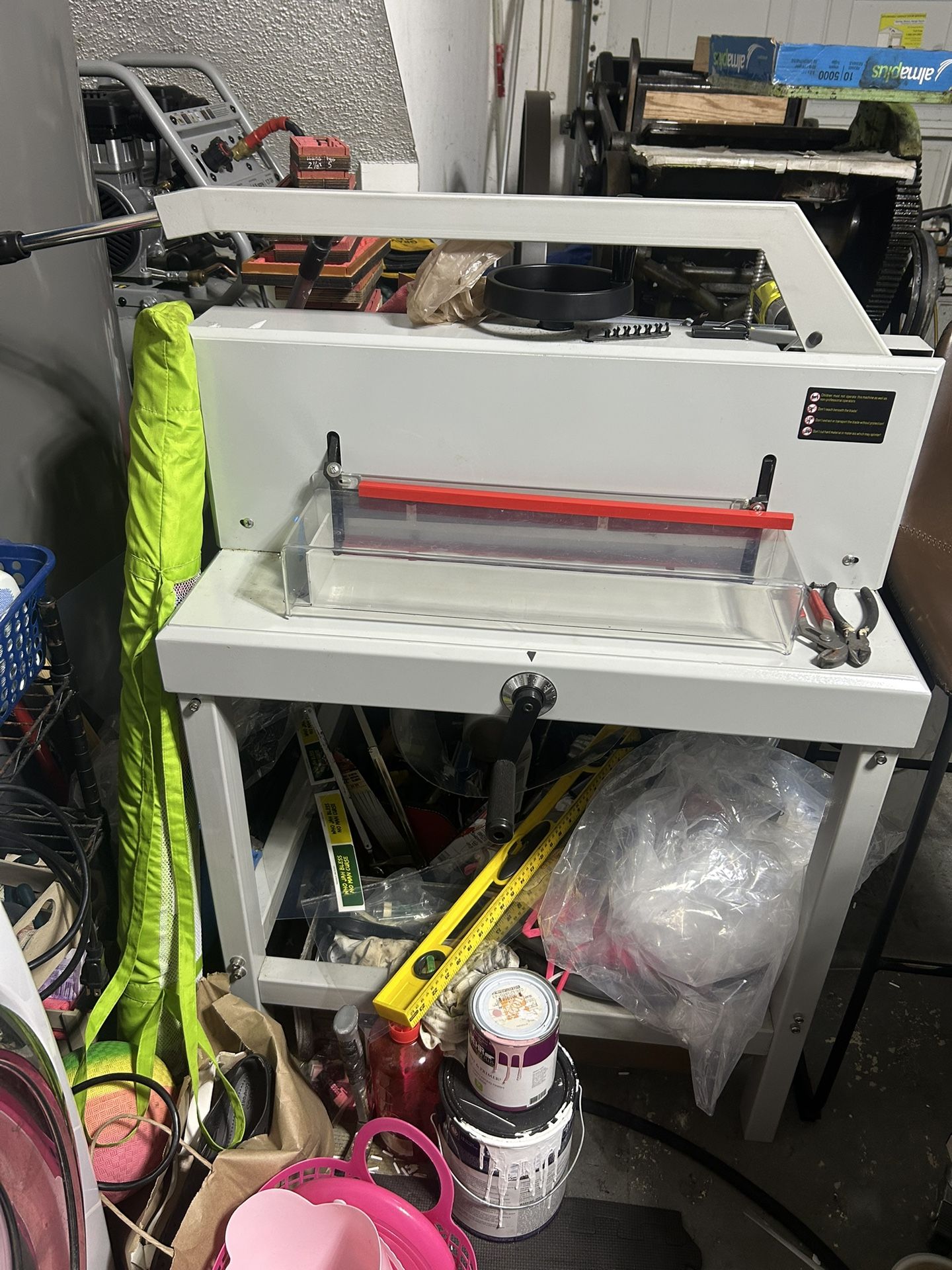 Guillotine Paper Cutter